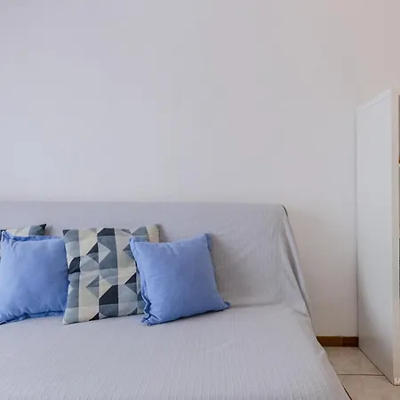 Sea Breeze Apartments, Beachfront Location Lejlighed *