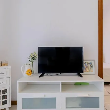 Sea Breeze Apartments, Beachfront Location * Skála Foúrkas