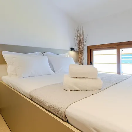Sea Breeze Apartments, Beachfront Location * Skala Fourkas