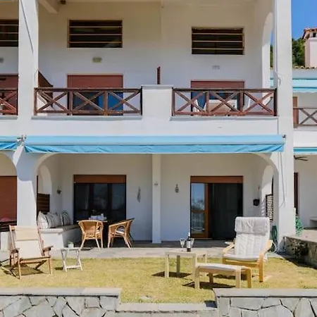 Sea Breeze Apartments, Beachfront Location شقة Skála Foúrkas