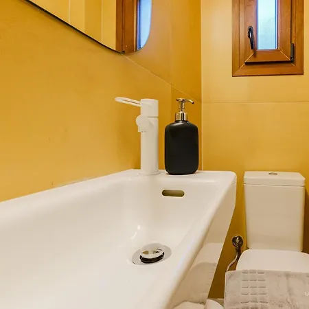 شقة Sea Breeze Apartments, Beachfront Location Skála Foúrkas