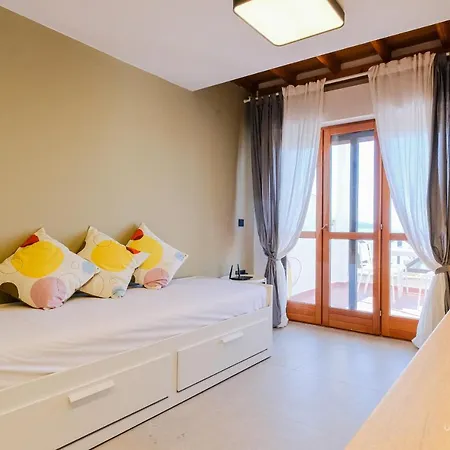 Apartmán Sea Breeze Apartments, Beachfront Location *