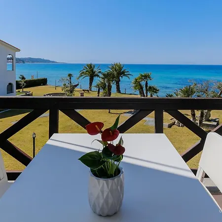 Sea Breeze Apartments, Beachfront Location Skála Foúrkas
