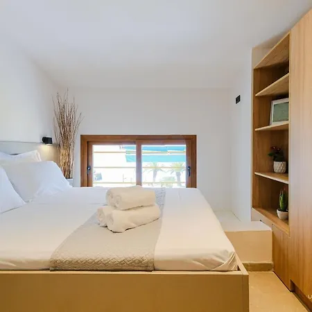 Sea Breeze Apartments, Beachfront Location * Skála Foúrkas