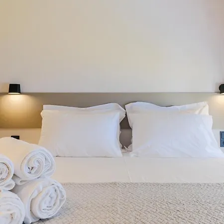 Sea Breeze Apartments, Beachfront Location Skala Fourkas