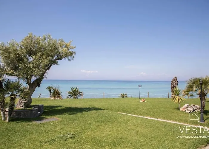 Sea Breeze Apartments, Beachfront Location Appartamento