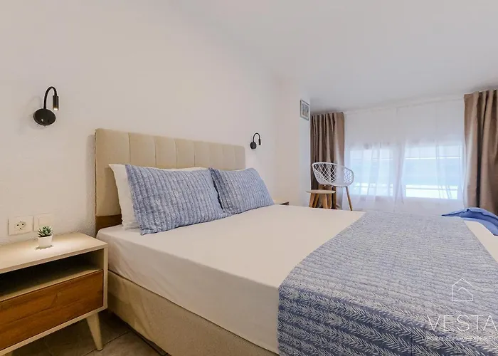 Sea Breeze Apartments, Beachfront Location Appartamento *