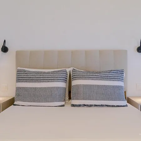 Sea Breeze Apartments, Beachfront Location Szkála Fúrkasz