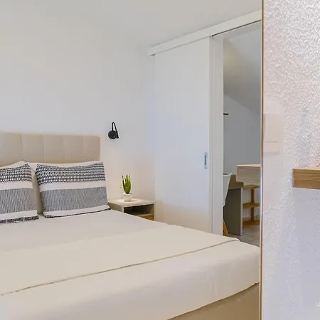 Sea Breeze Apartments, Beachfront Location * Szkála Fúrkasz