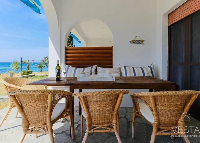 Lejlighed Sea Breeze Apartments, Beachfront Location