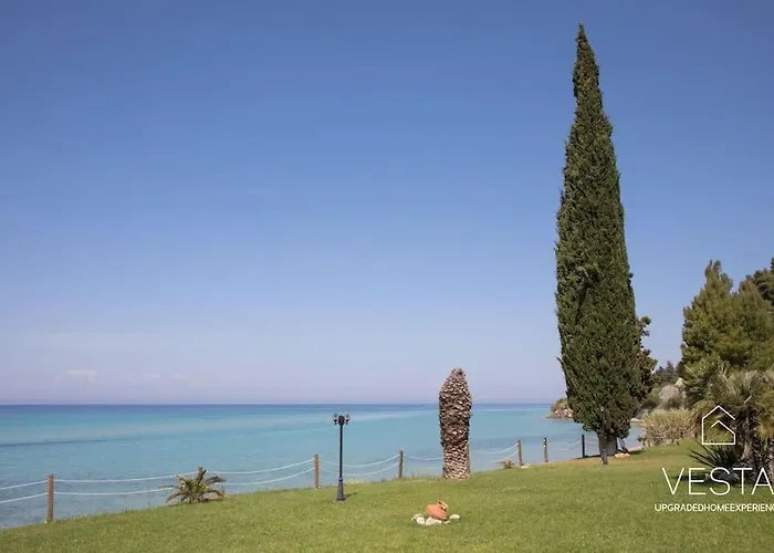 Sea Breeze Apartments, Beachfront Location Lejlighed Skála Foúrkas
