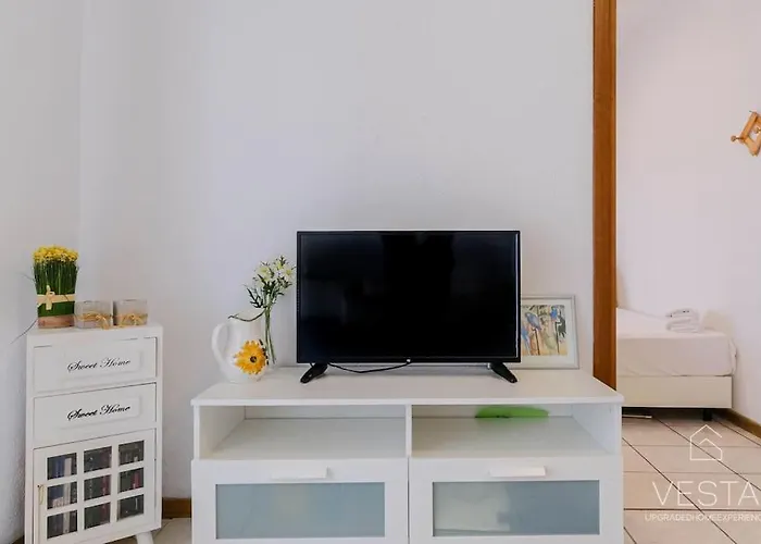 Sea Breeze Apartments, Beachfront Location * Skála Foúrkas