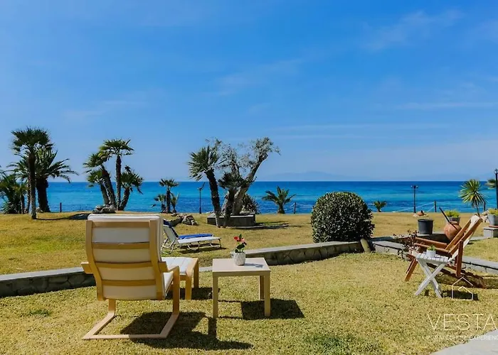 Sea Breeze Apartments, Beachfront Location Skála Foúrkas