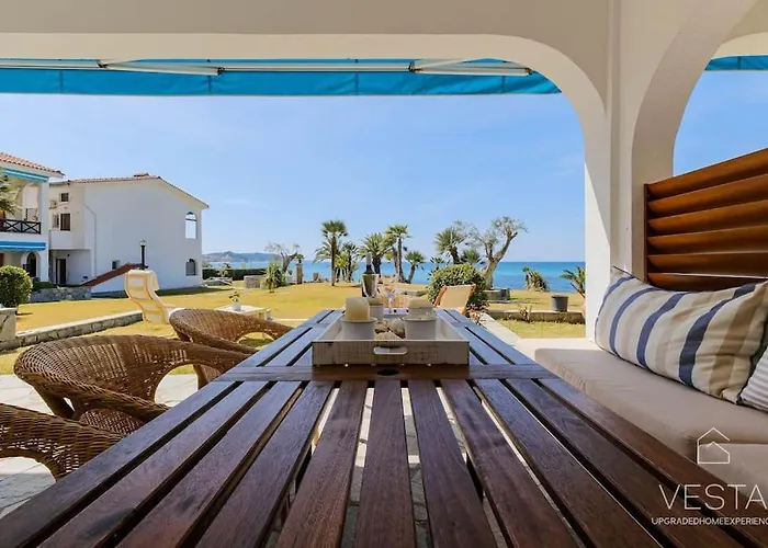 Sea Breeze Apartments, Beachfront Location Lejlighed Skála Foúrkas