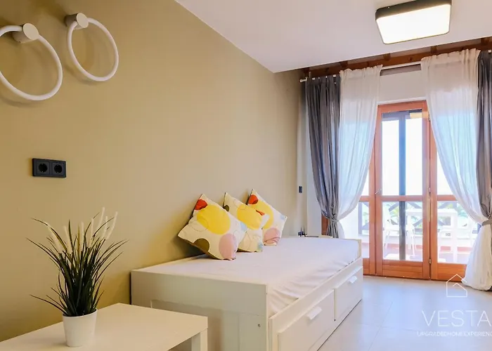 Sea Breeze Apartments, Beachfront Location * Skála Foúrkas