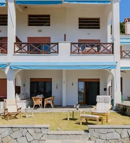 Sea Breeze Apartments, Beachfront Location Lejlighed Skála Foúrkas