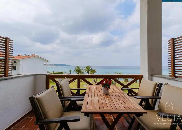 Sea Breeze Apartments, Beachfront Location Lejlighed Skála Foúrkas