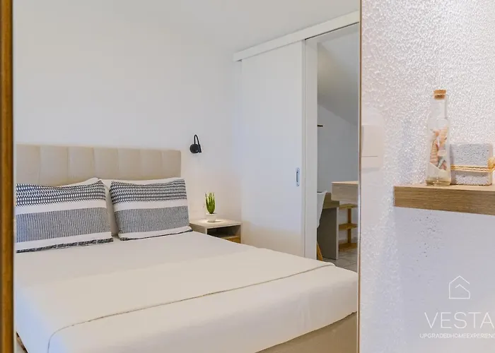 Sea Breeze Apartments, Beachfront Location * Skála Foúrkas