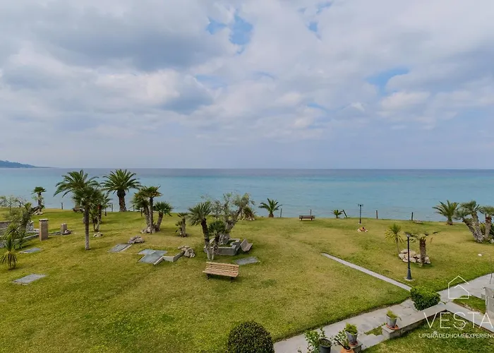 Sea Breeze Apartments, Beachfront Location * Skála Foúrkas