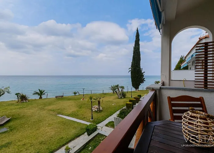 Sea Breeze Apartments, Beachfront Location Lejlighed *